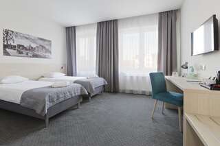 Отель Hotel Silver Быдгощ Стандартный двухместный номер с 2 отдельными кроватями-3